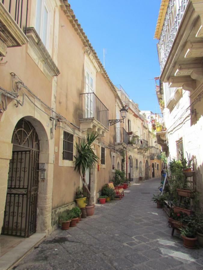 Апартаменты Casa Via Del Crocifisso Сиракузы Экстерьер фото