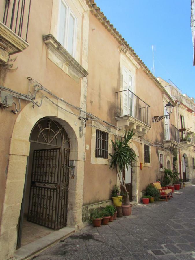 Апартаменты Casa Via Del Crocifisso Сиракузы Экстерьер фото