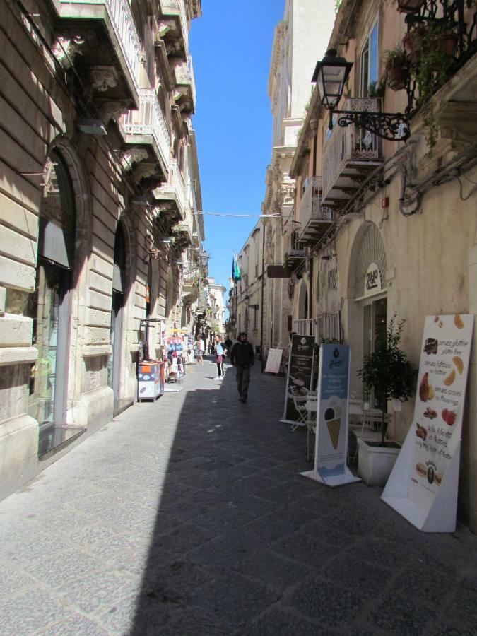 Апартаменты Casa Via Del Crocifisso Сиракузы Экстерьер фото
